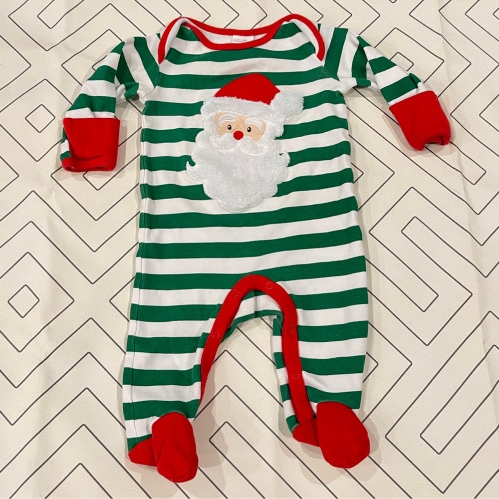 Starting Out Striped Santa pajamas. Sz 3 months